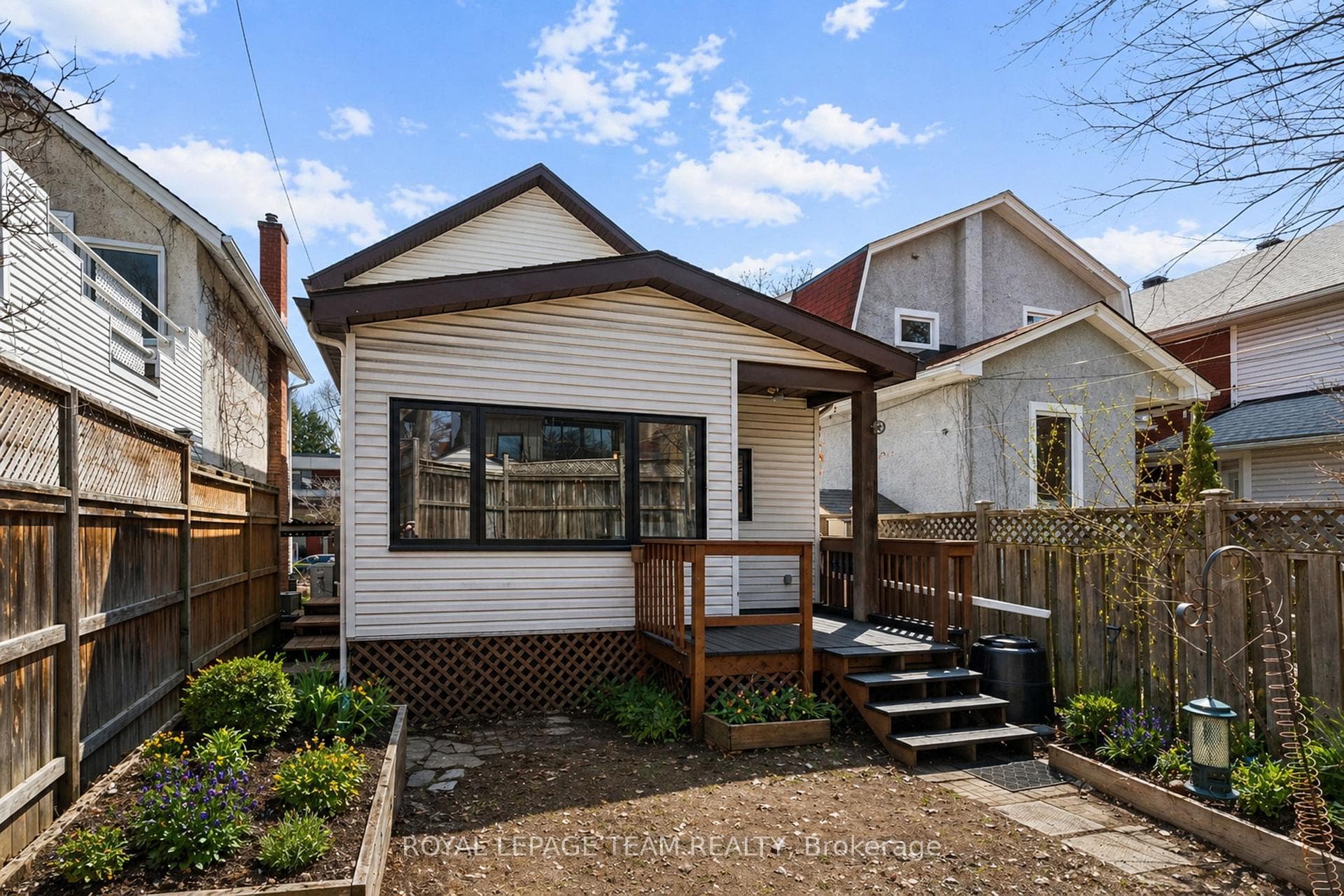47 Belmont Avenue photo 42