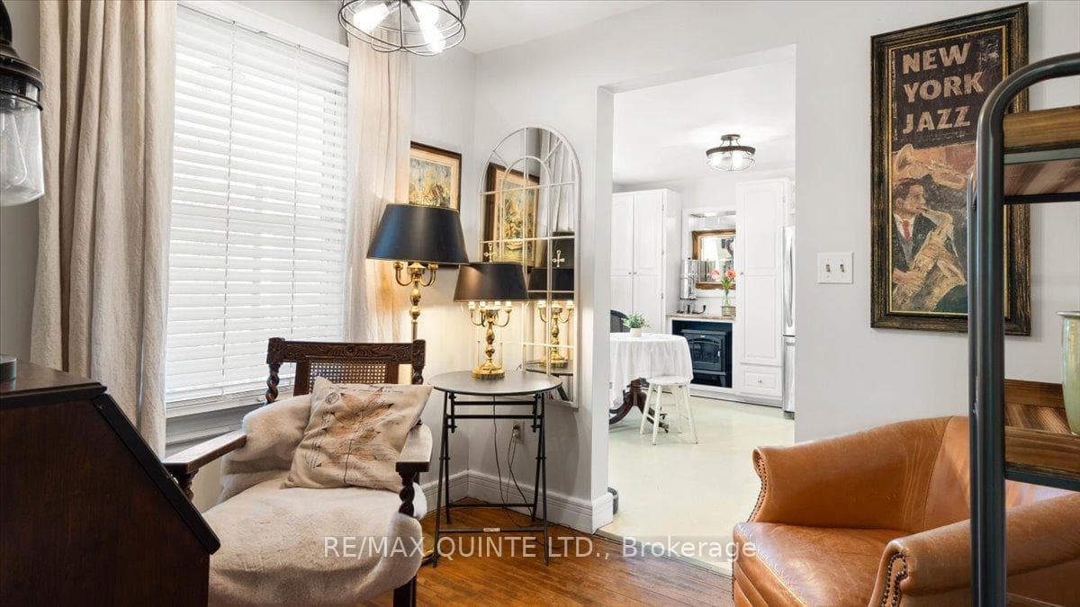 107 Ashley Street photo 31