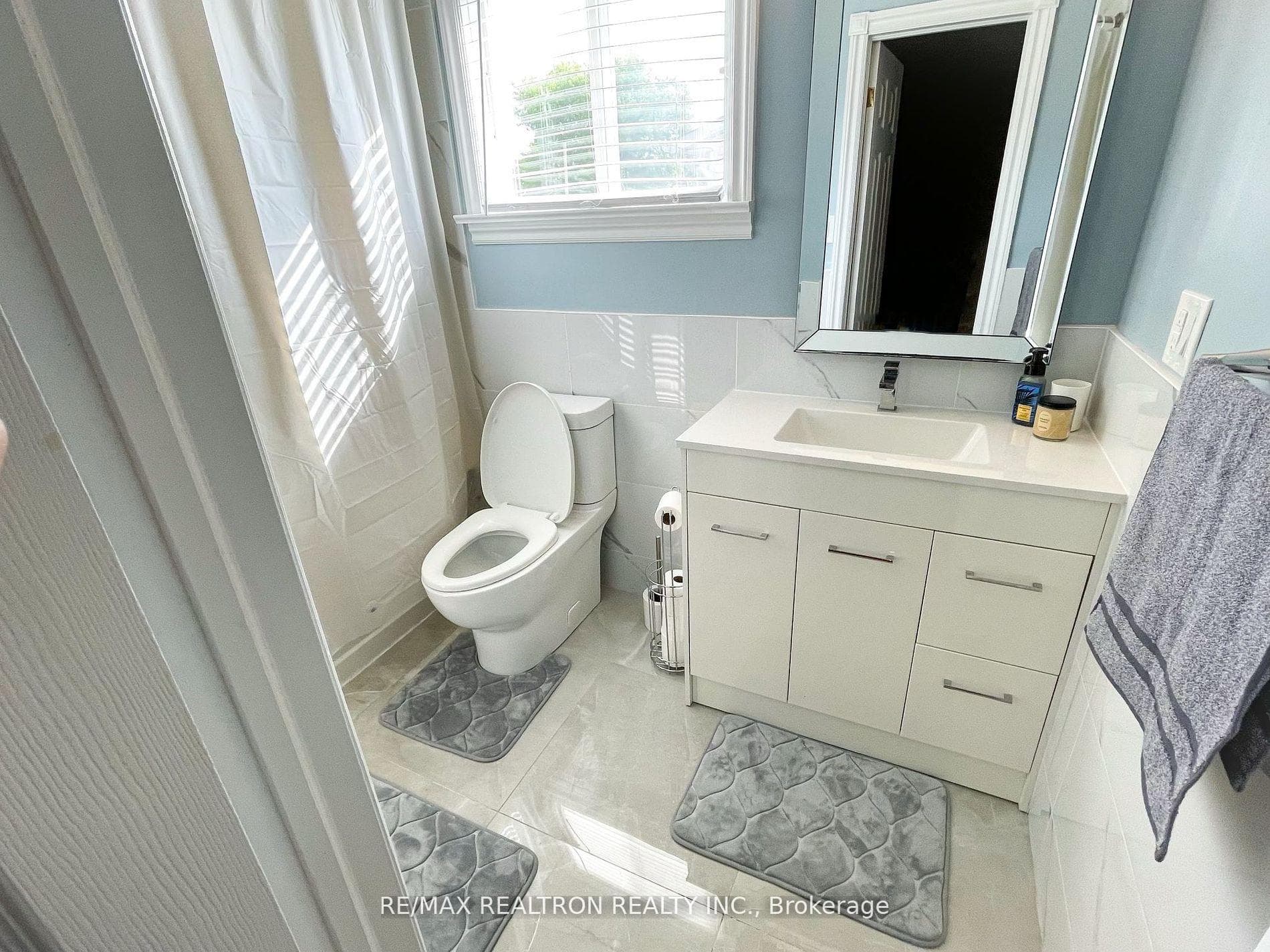 298 Glenwoods Avenue photo 11