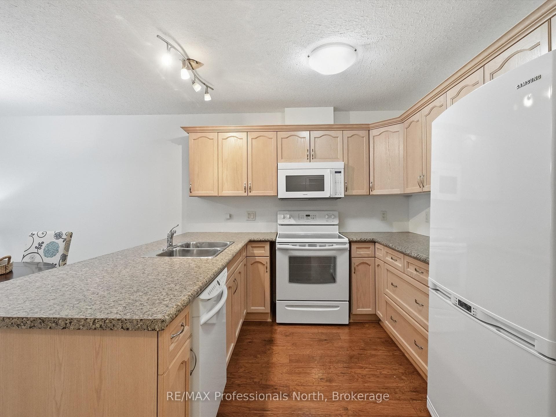 10A Kimberley Avenue Unit 206 photo 7