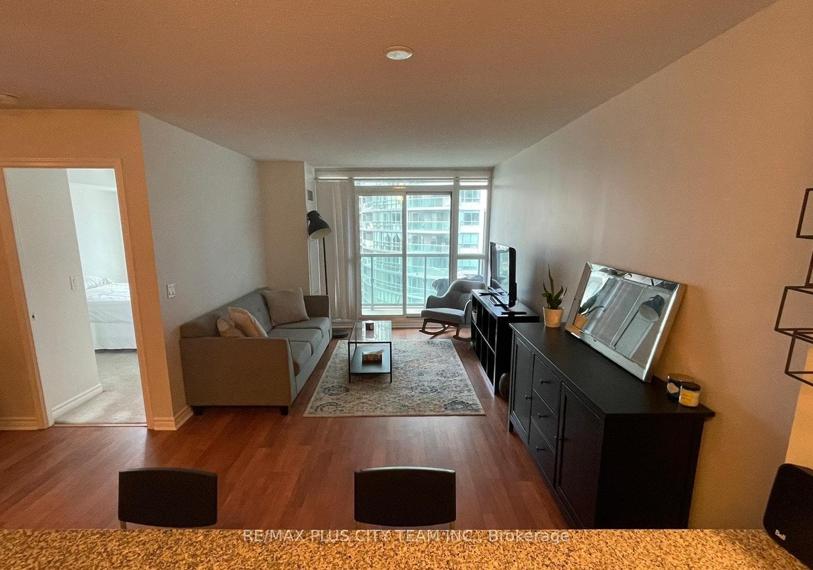 19 Grand Trunk Crescent Unit 1703 photo 6