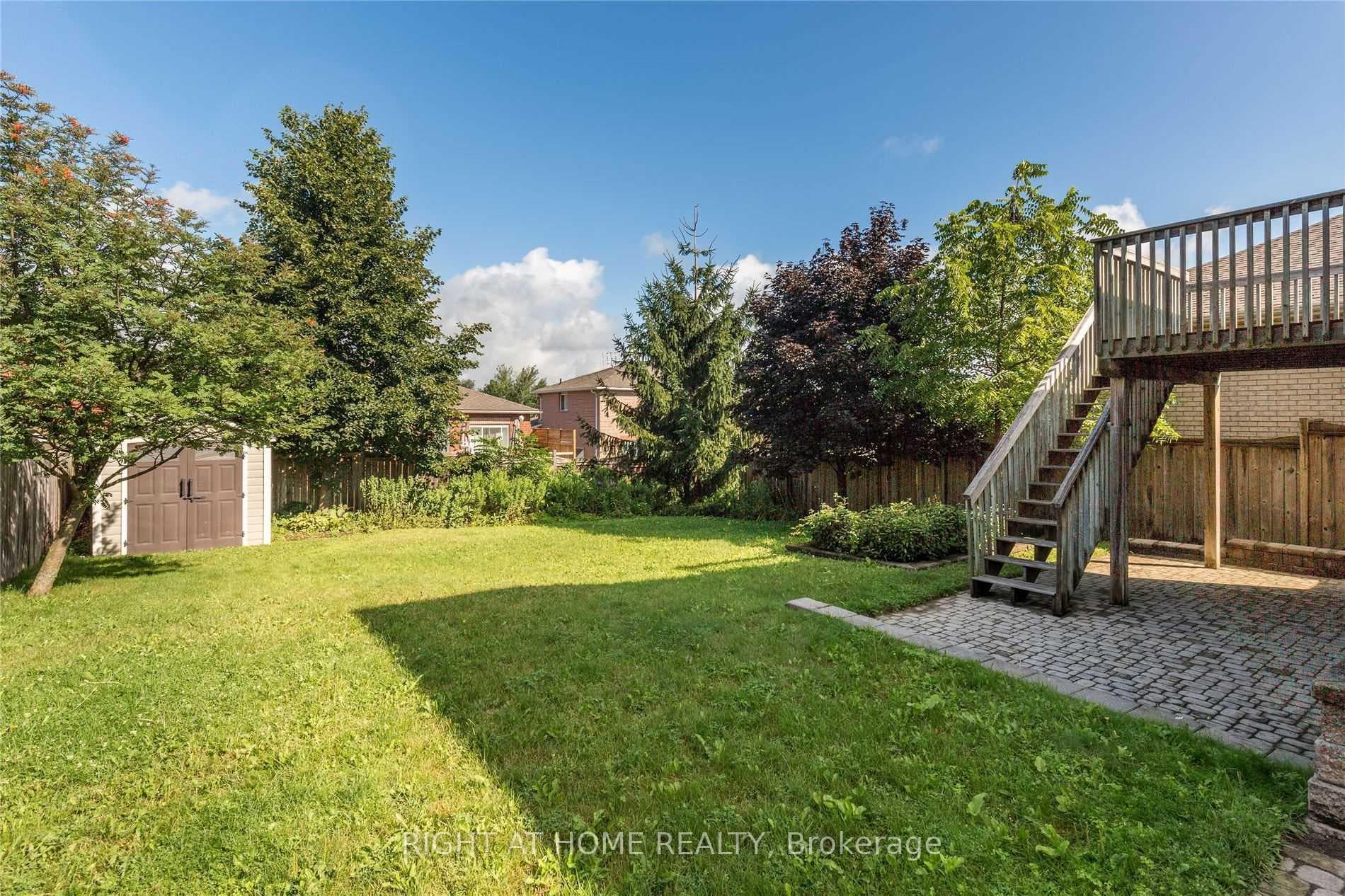 208 Livingstone Street photo 16