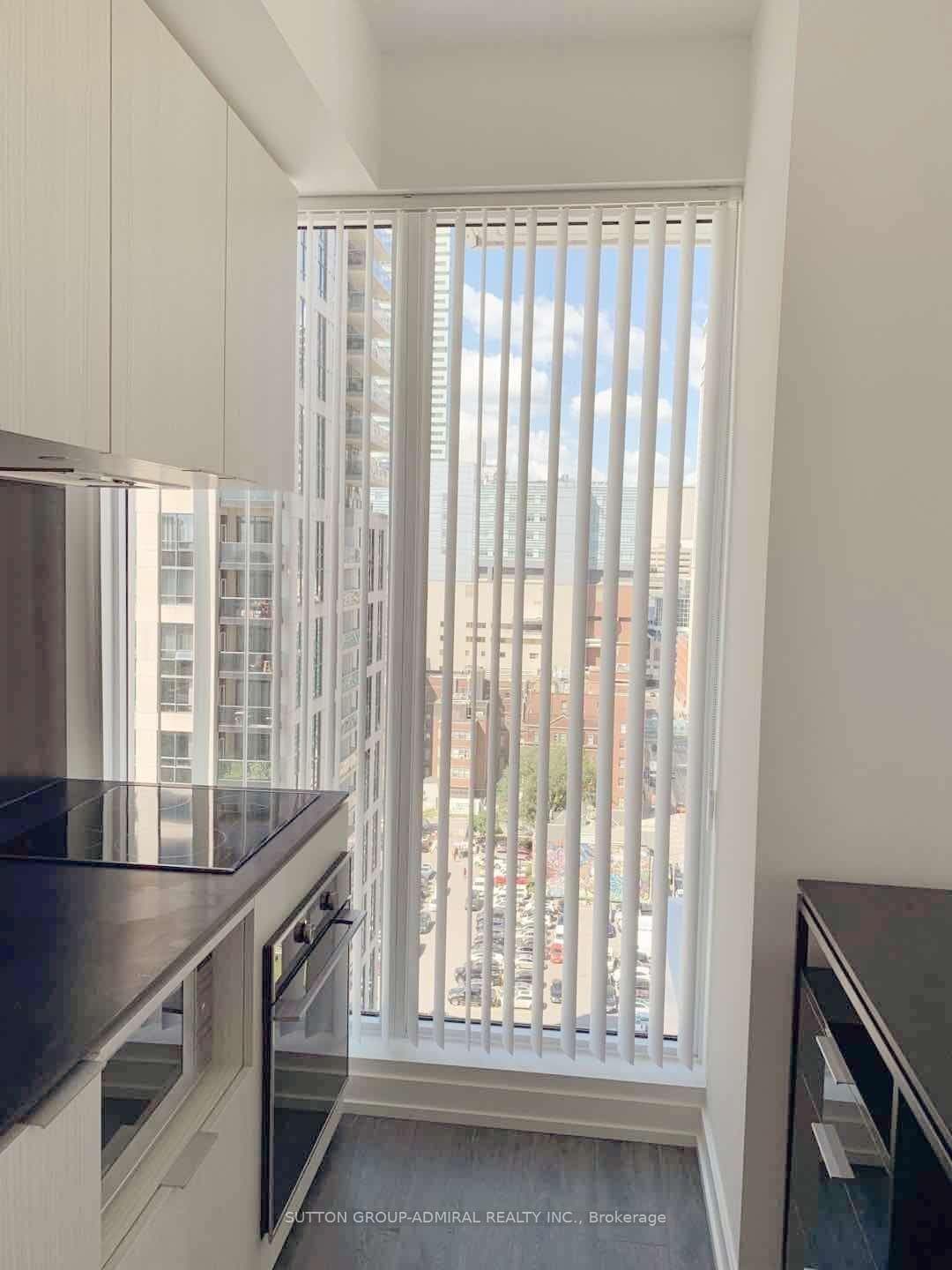77 Shuter Street Unit 2113 photo 13