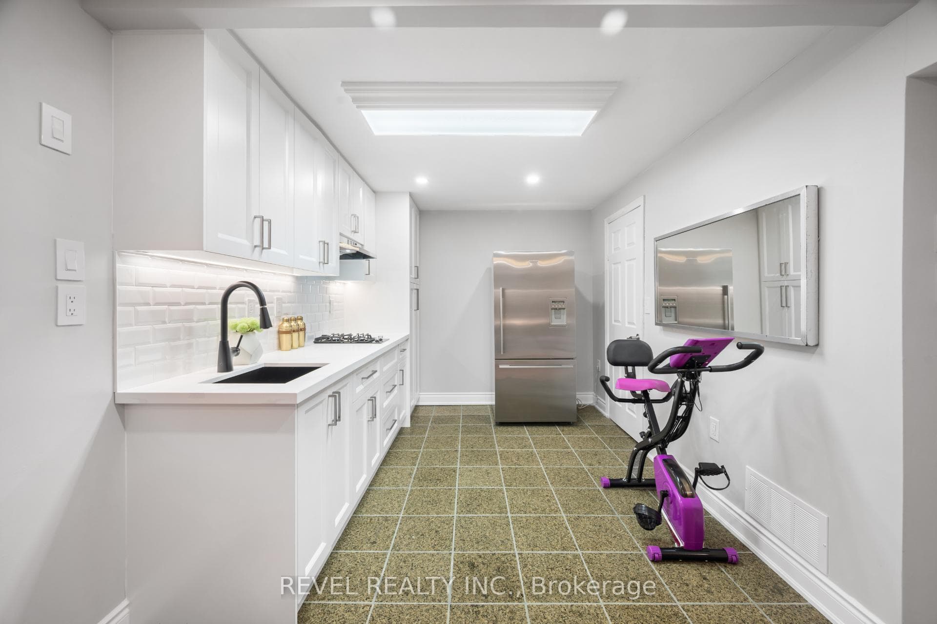 10 Dinsdale Drive photo 35