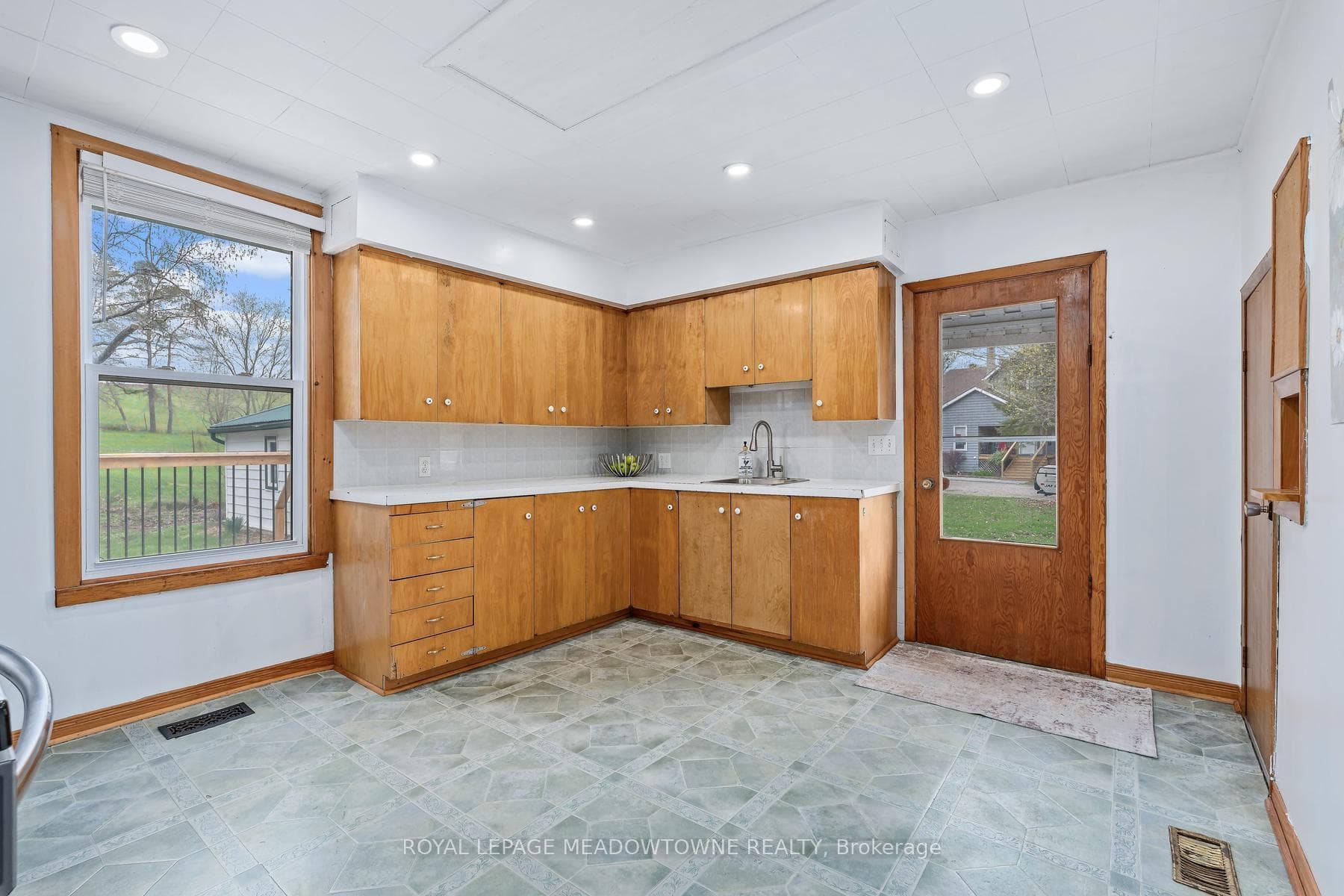 1442 Mill Street photo 9