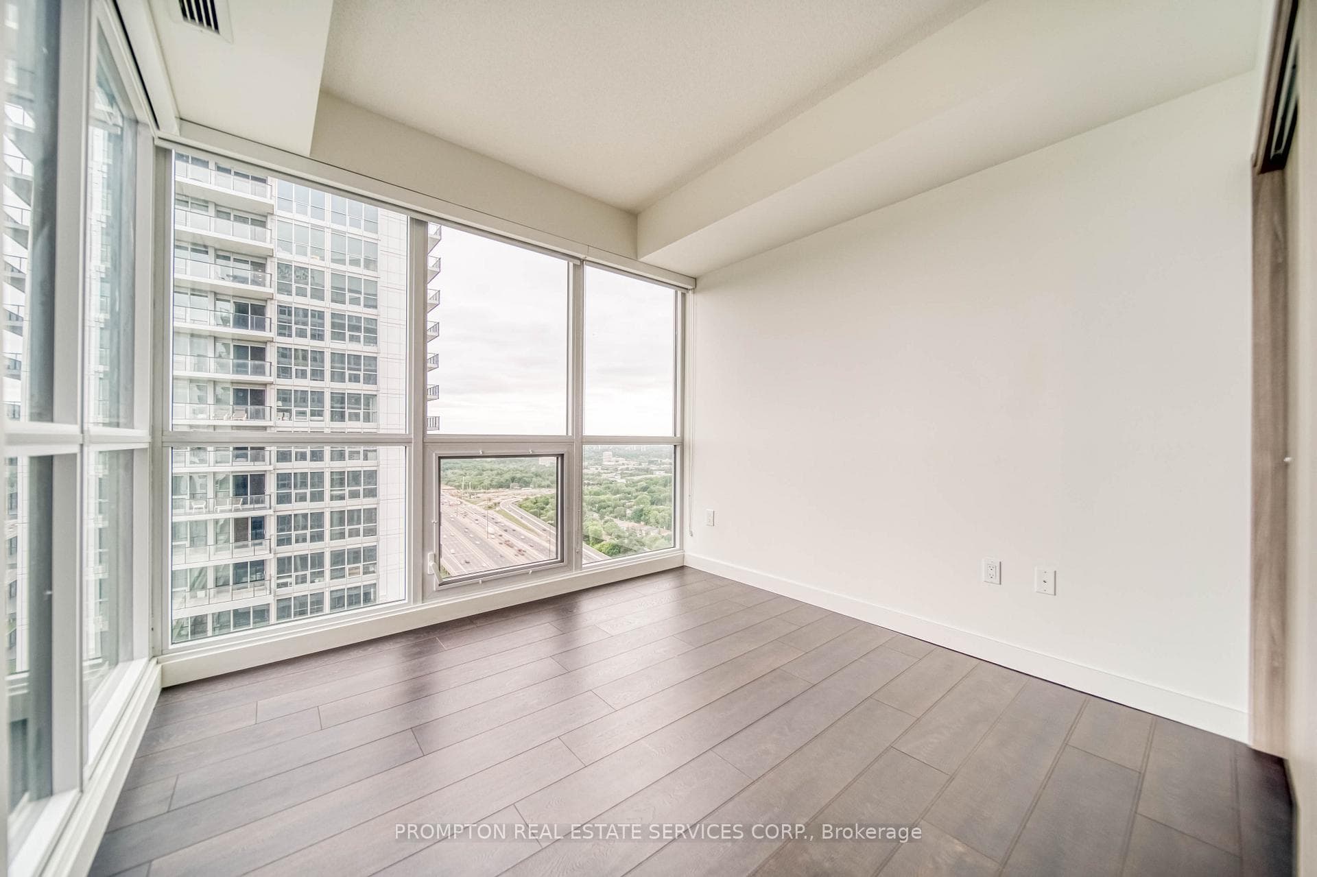 85 Mcmahon Drive Unit 3108 photo 16