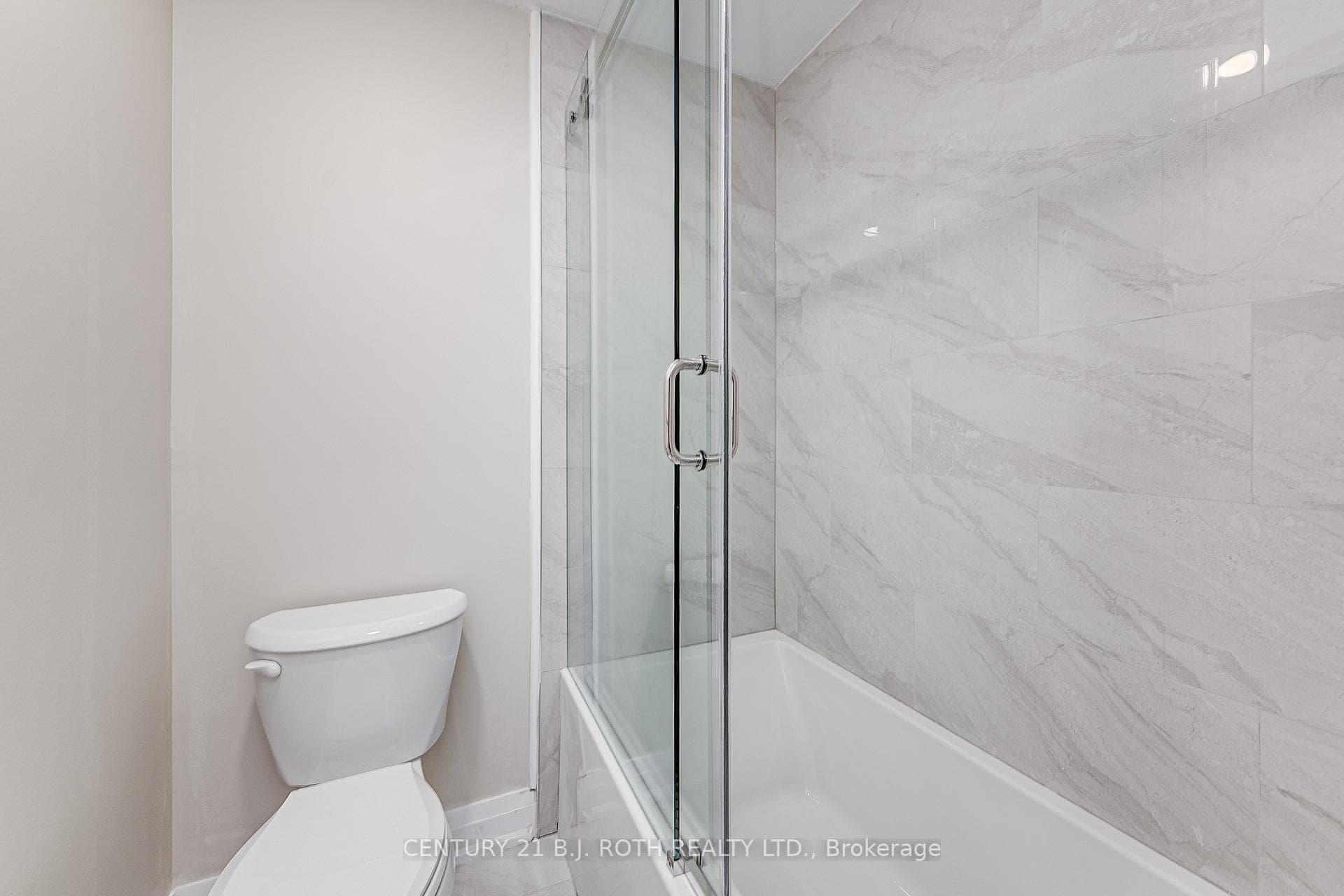 82 Peel Street Unit 5 photo 15