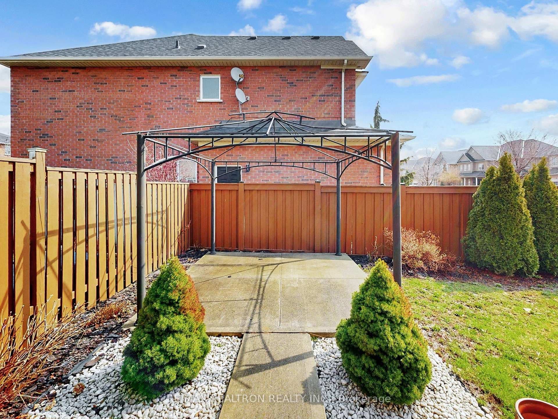 60 Colombo Crescent photo 48