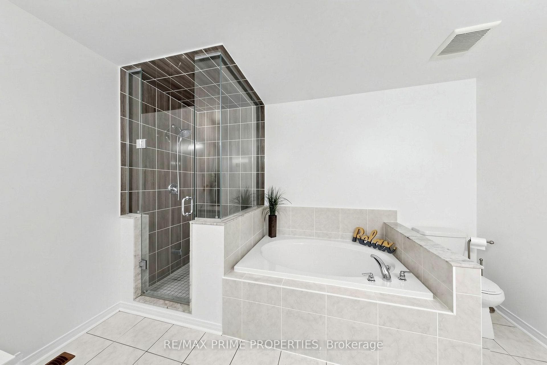 11 Keenlyside Lane photo 23