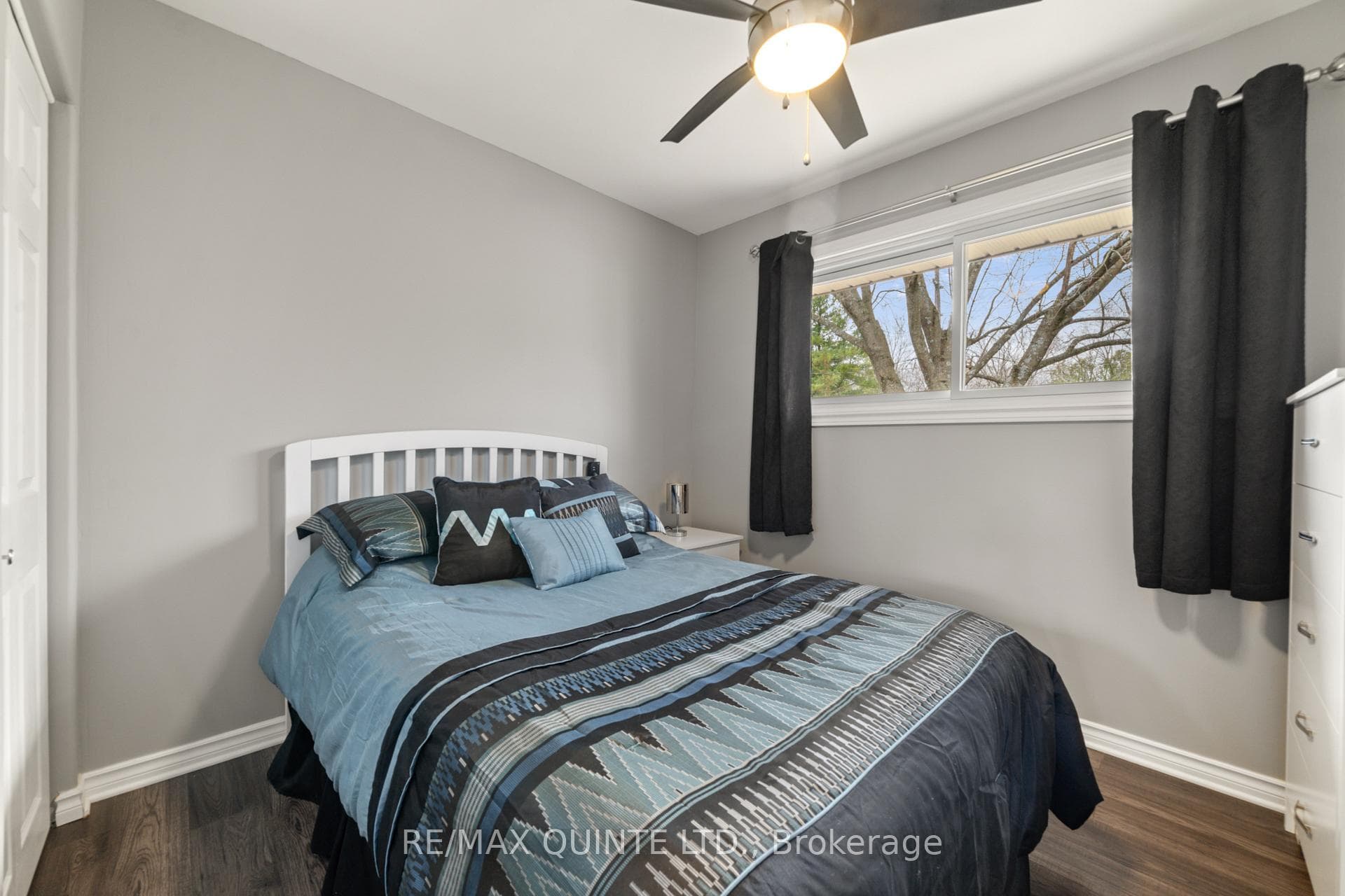 52 Gates Avenue photo 23