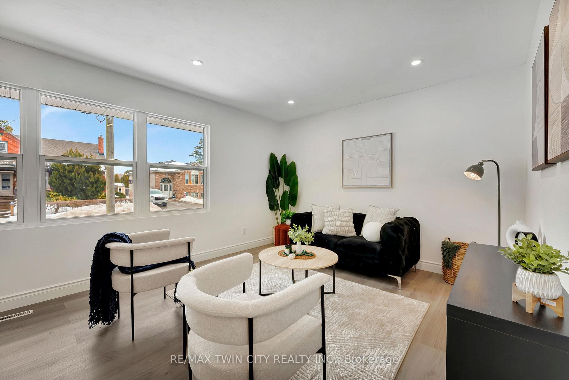24 Rowanwood Avenue photo 7