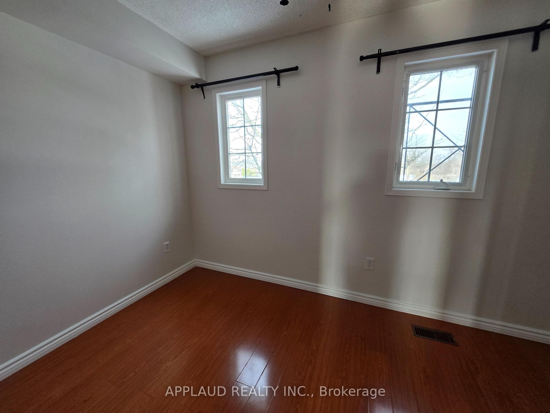 2 Hedge End Road Unit 3 photo 6