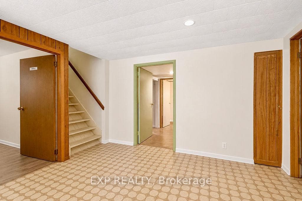 915 Vindin Street photo 13