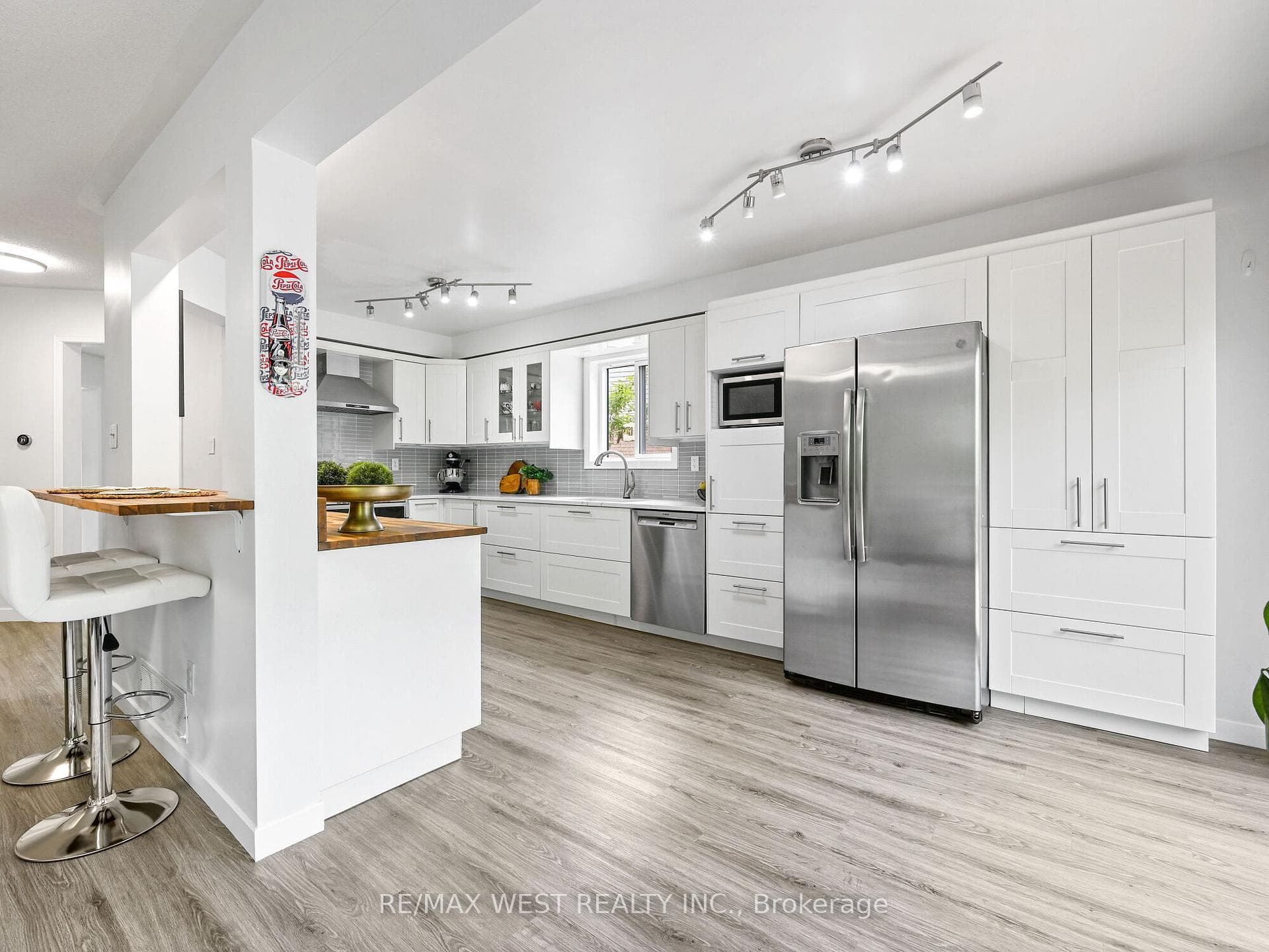 75 Langlaw Drive photo 10