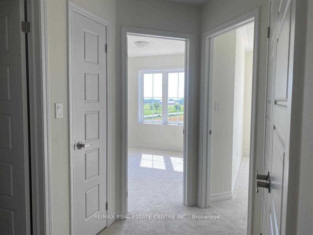 984 Balsam Court photo 15