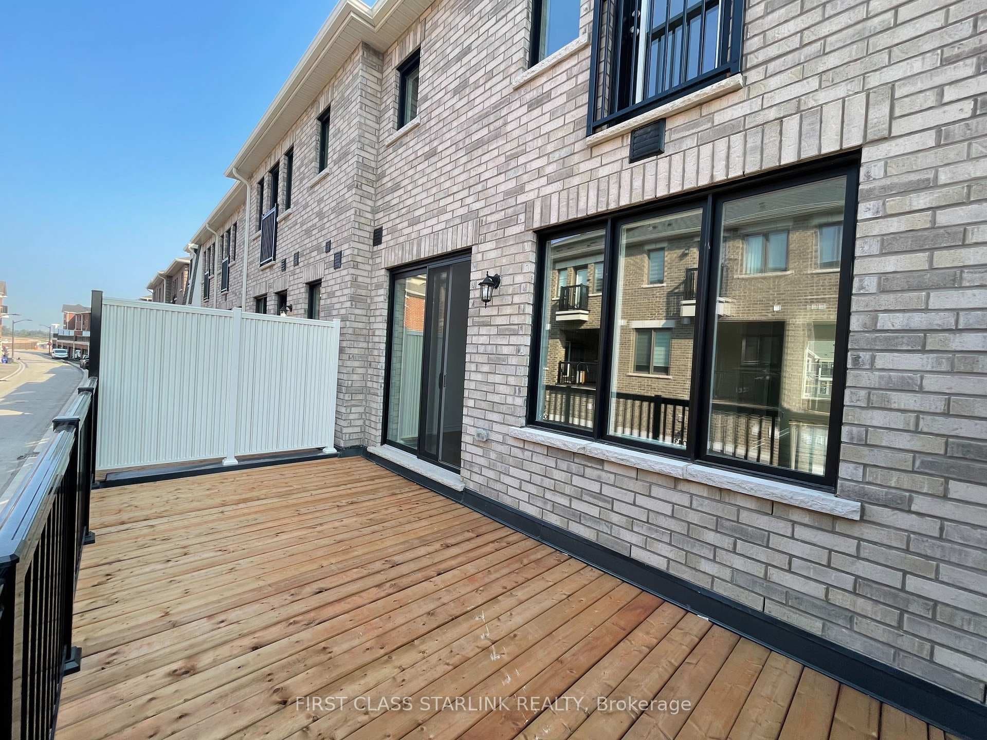 3036 Merrick Road photo 18