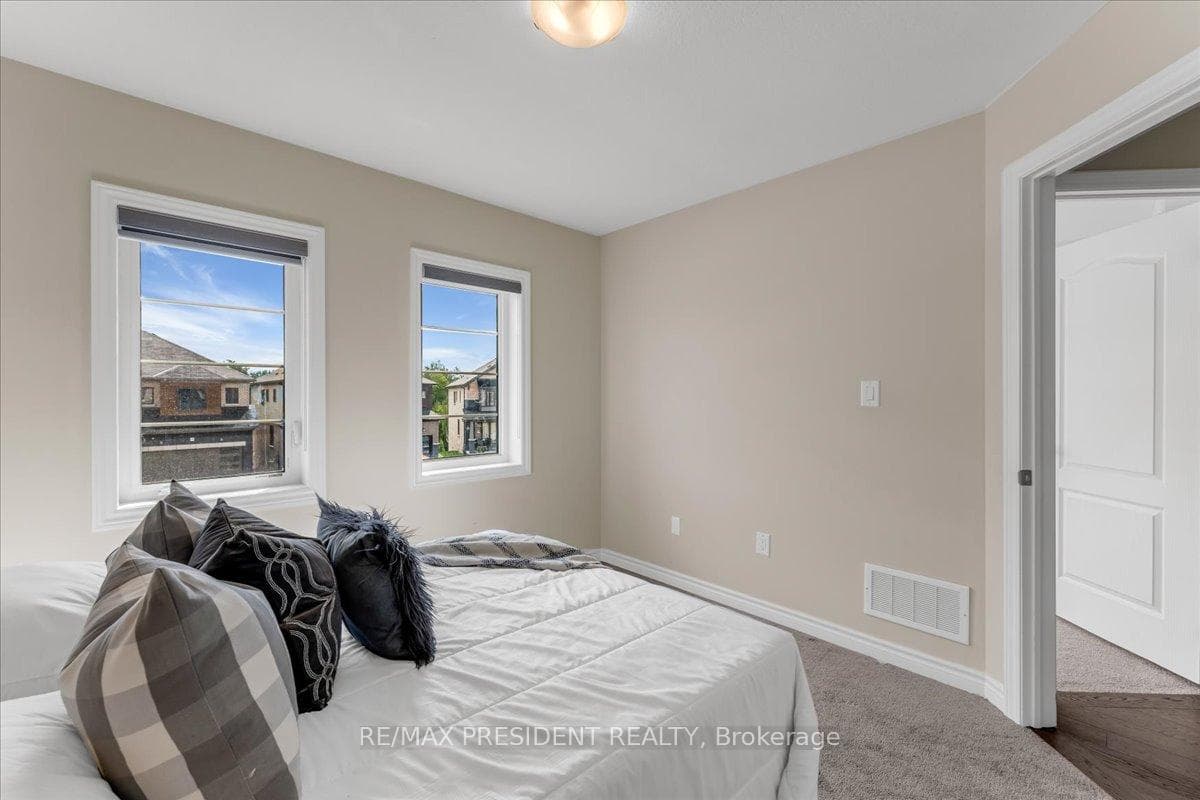 105 Eva Drive photo 29