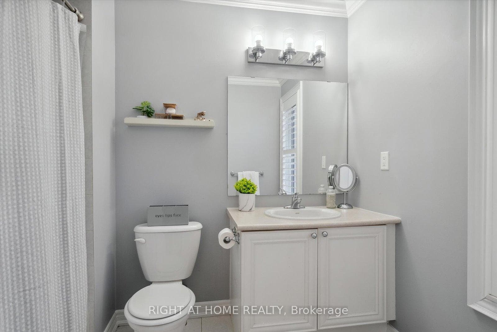 242 Montgomery Avenue photo 30