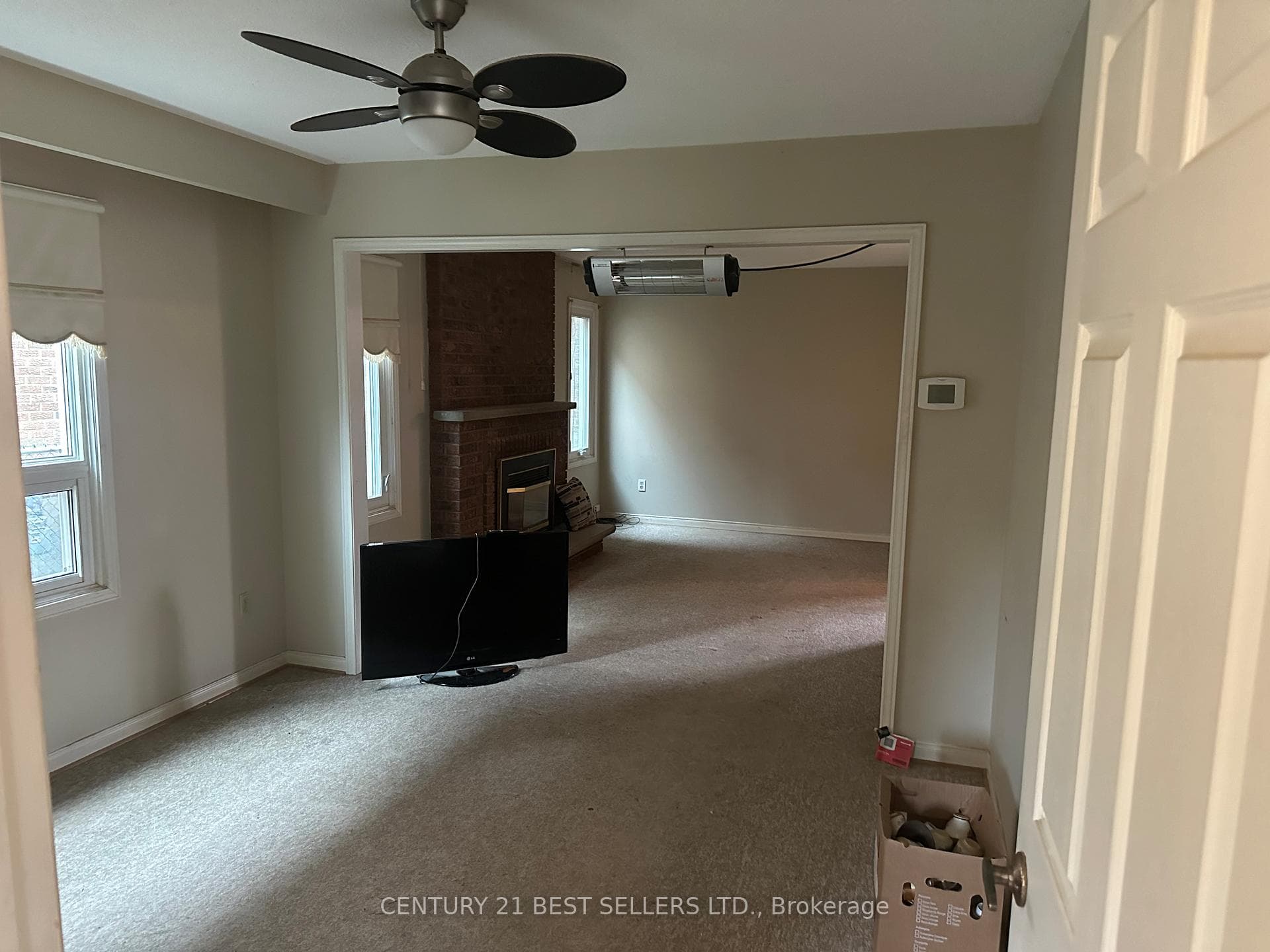 4304 Highgate Crescent photo 4