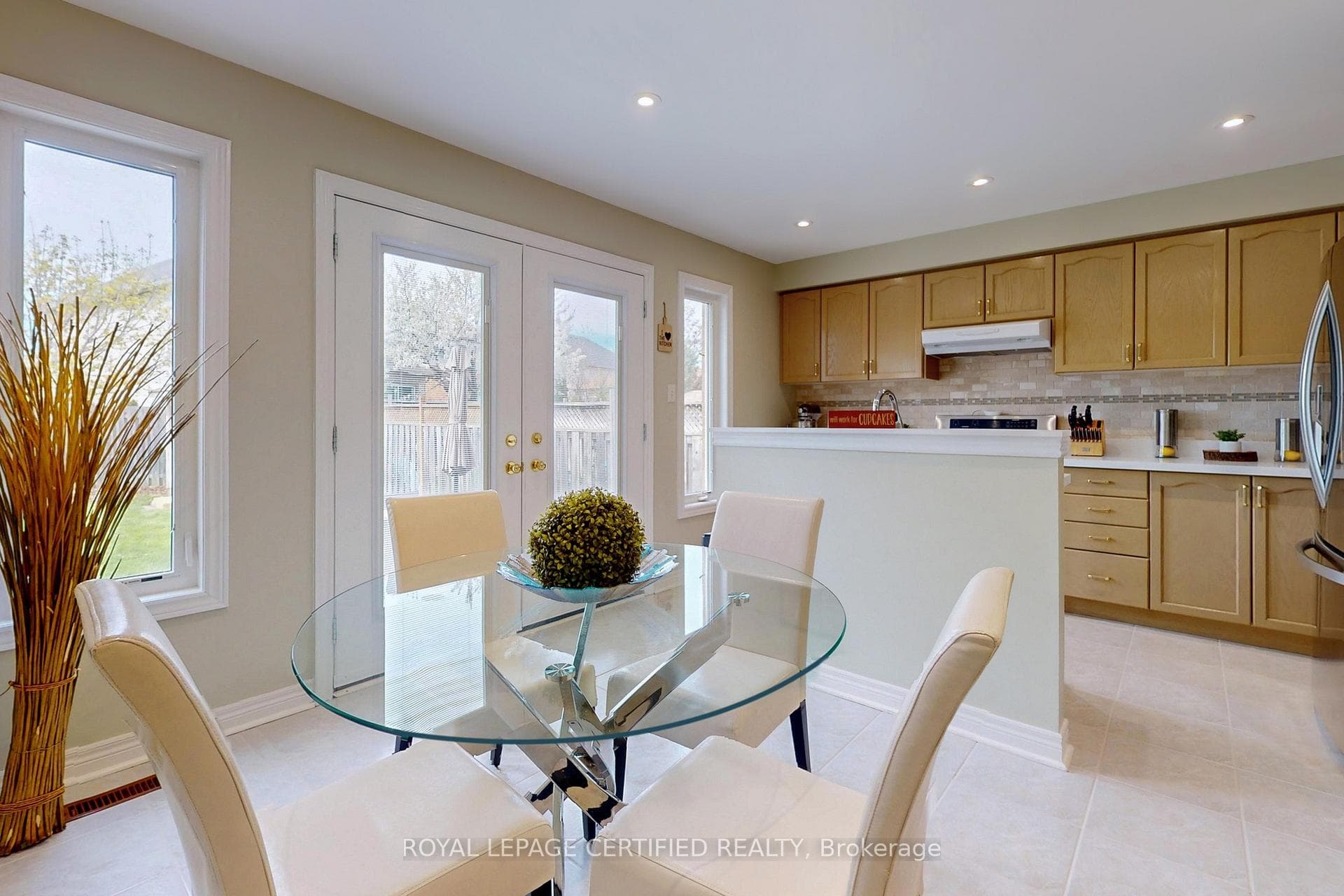 10 Ironhorse Crescent photo 13