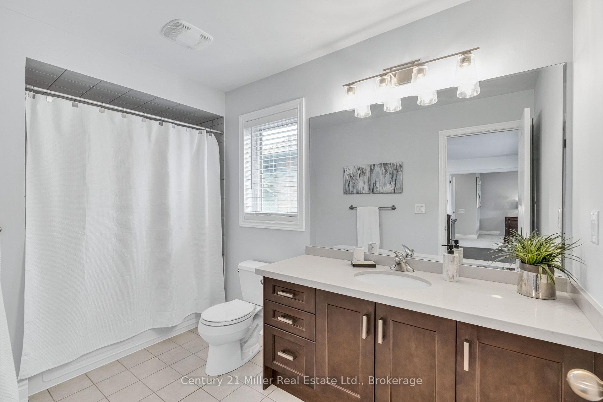 202 Innville Crescent photo 28