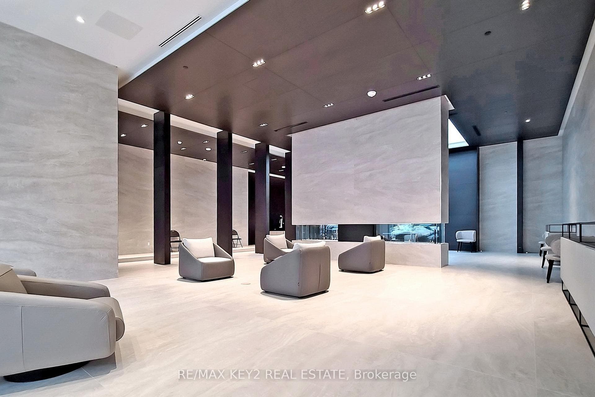 2221 Yonge Street Unit 1804 photo 21