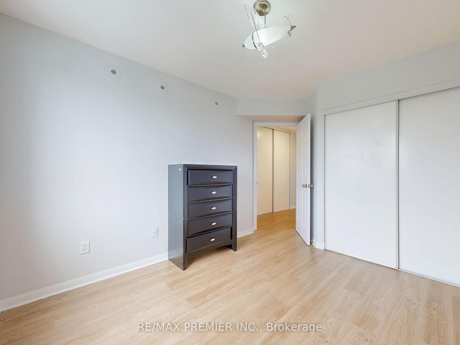 105 George Appleton Way Unit 2152 photo 31