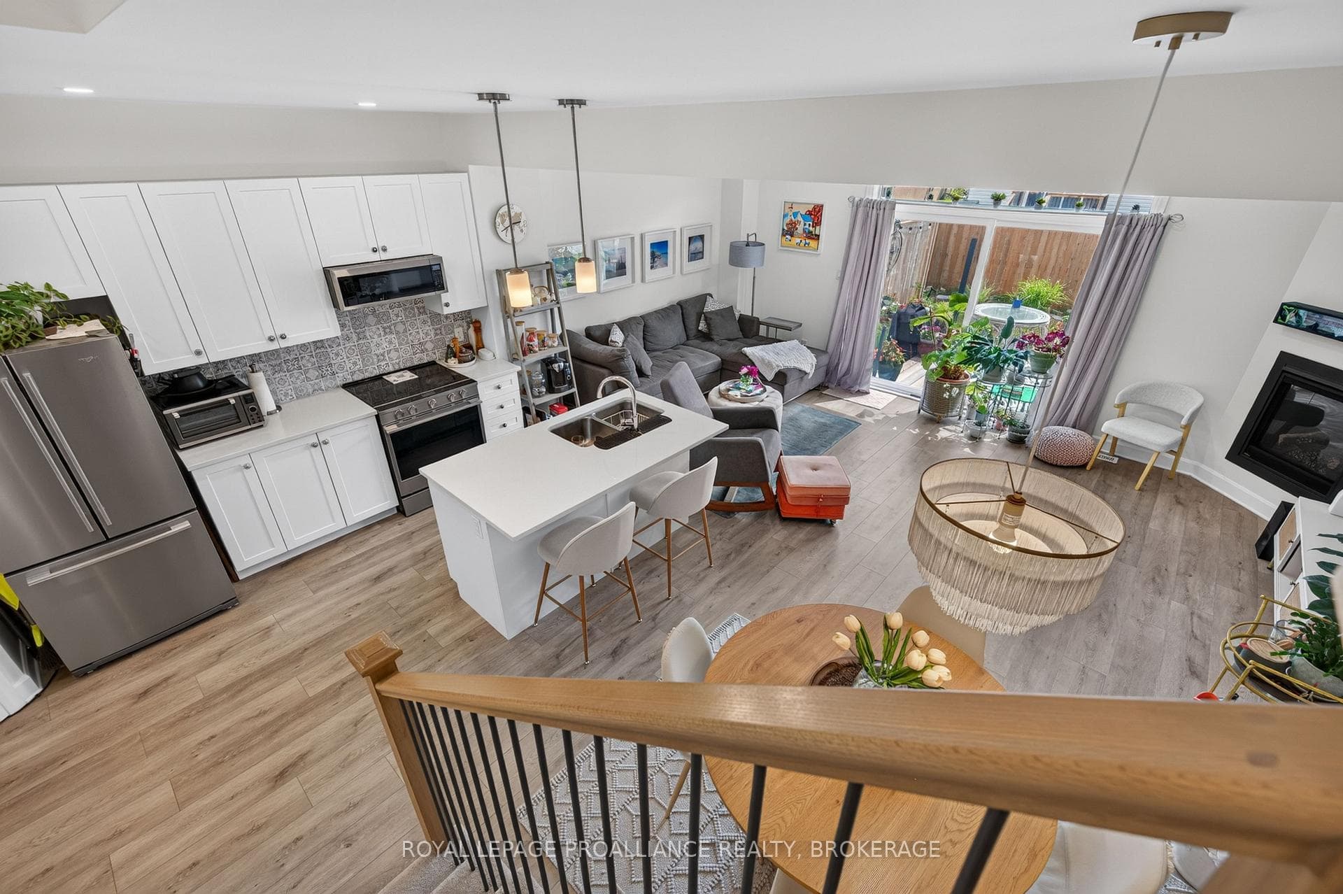 1532 Scarlet Street photo 15