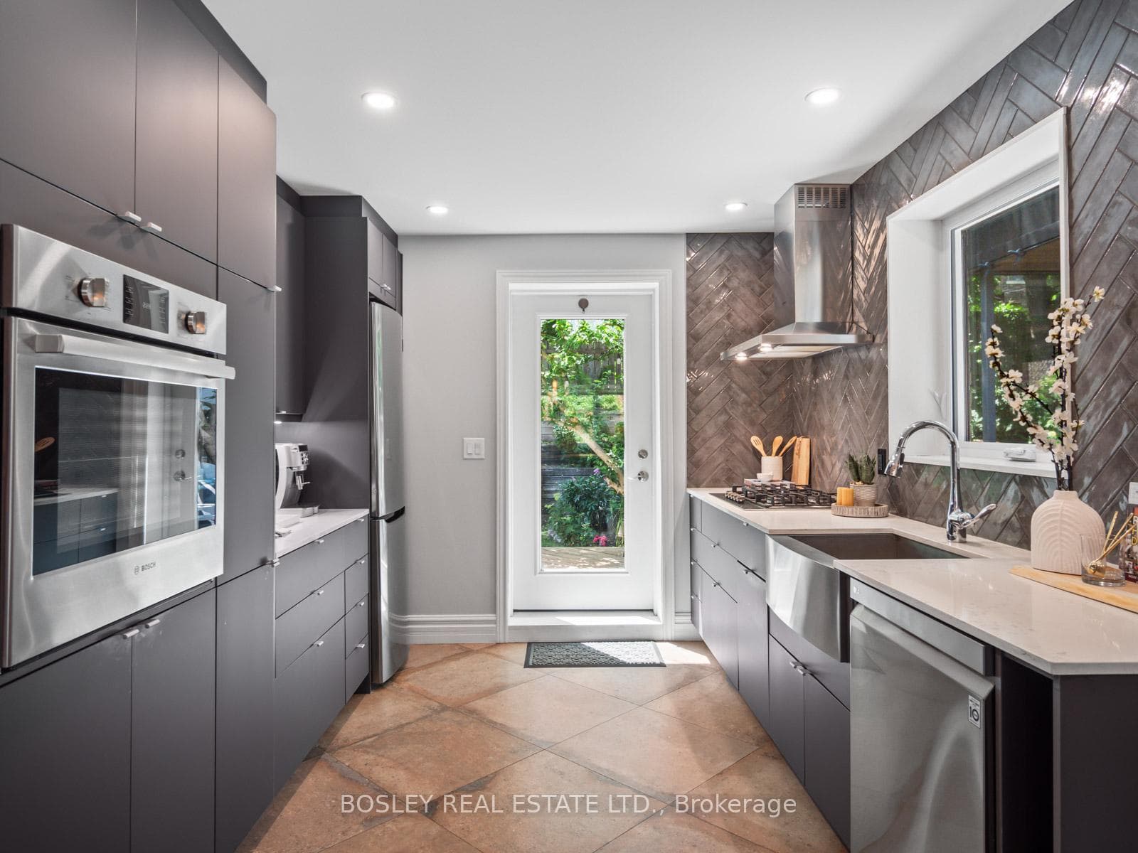60 Glenside Avenue photo 16