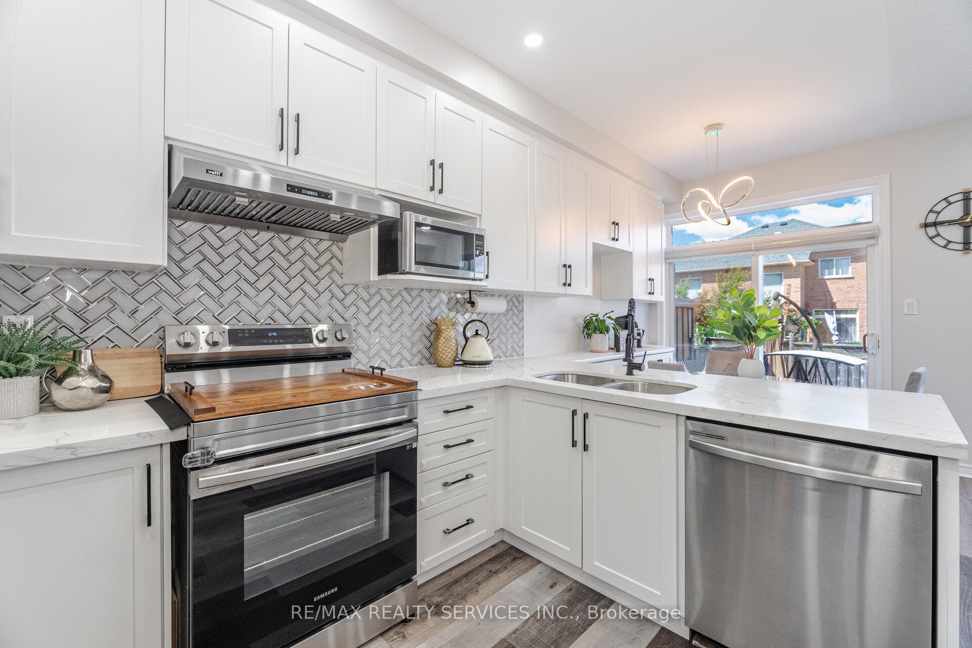 10 Martree Crescent photo 13
