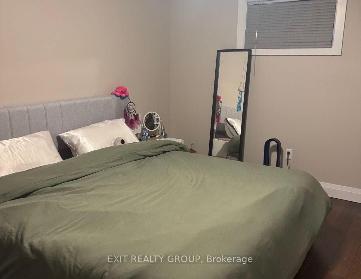 38 Holmes Road photo 26