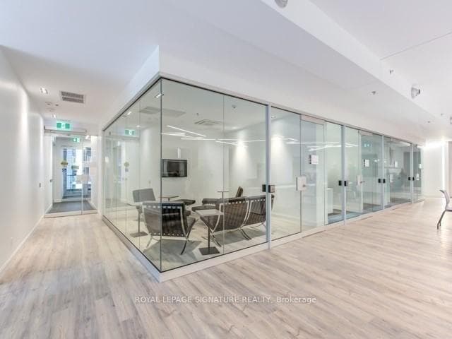181 Dundas Street Unit 3205 photo 14