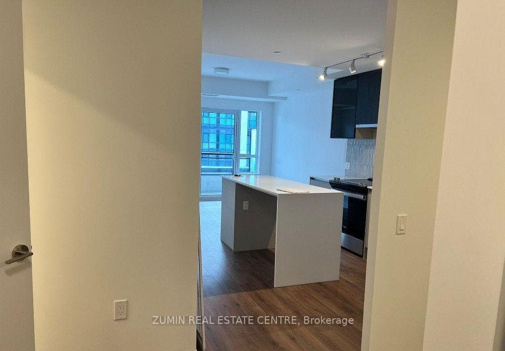 395 Dundas Street Unit 619 photo 8