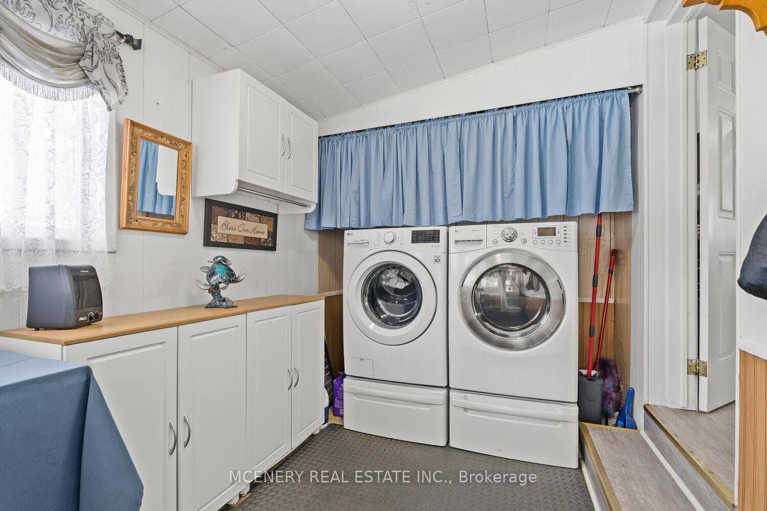 15 HEATHER Avenue photo 5