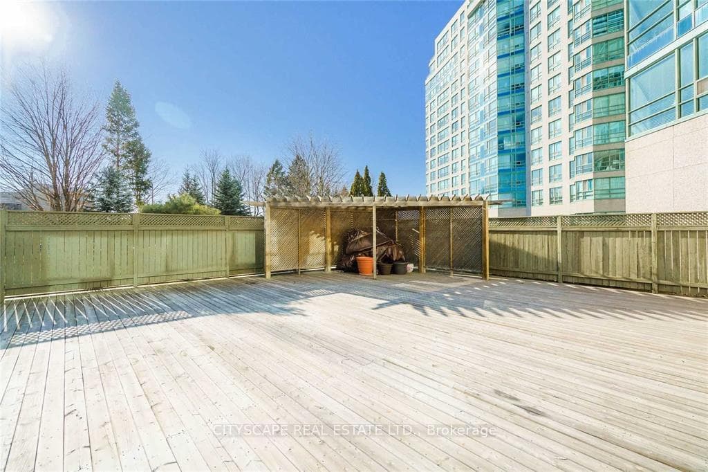 7825 Bayview Avenue Unit 1014 photo 19