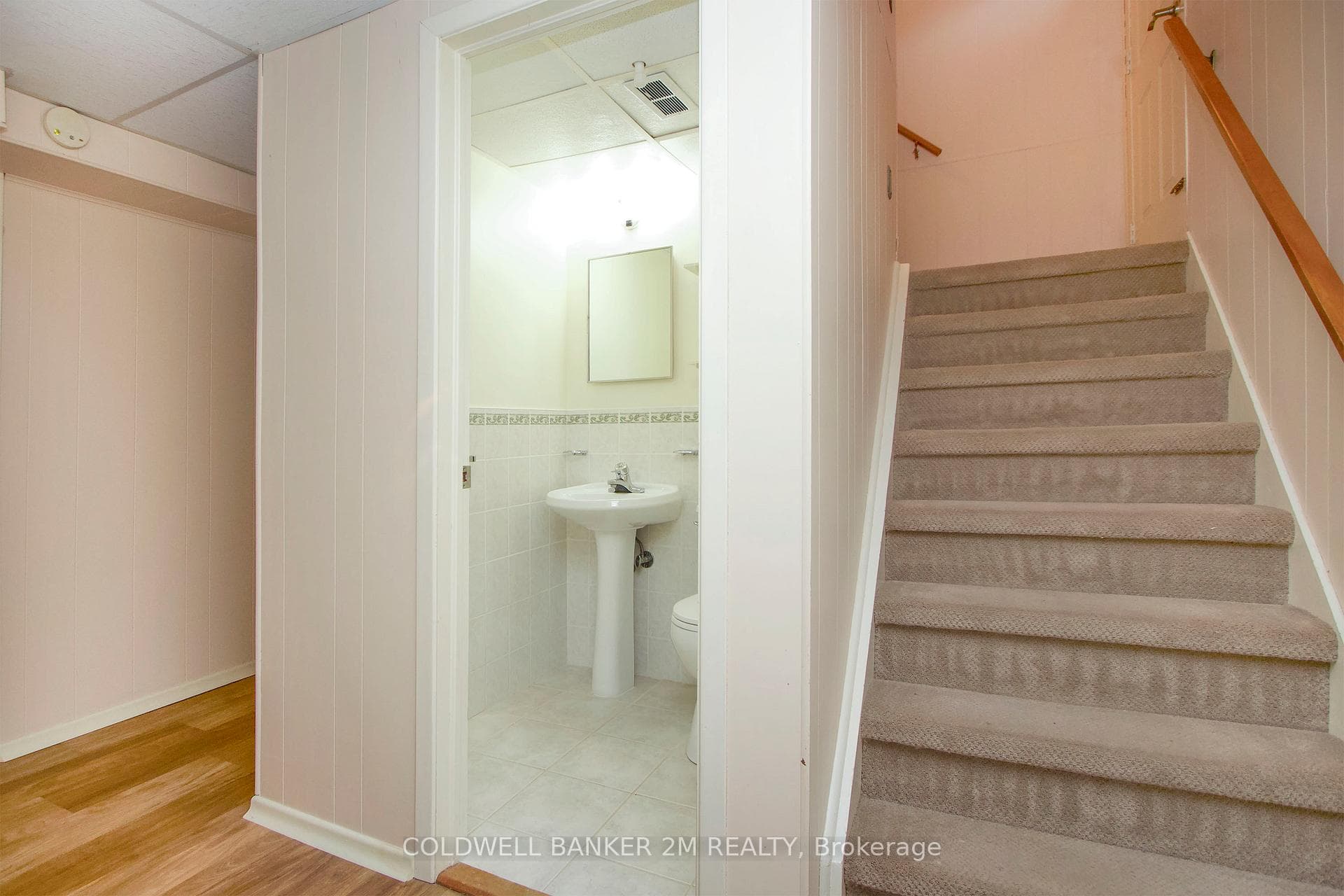 204 Madawaska Avenue photo 26