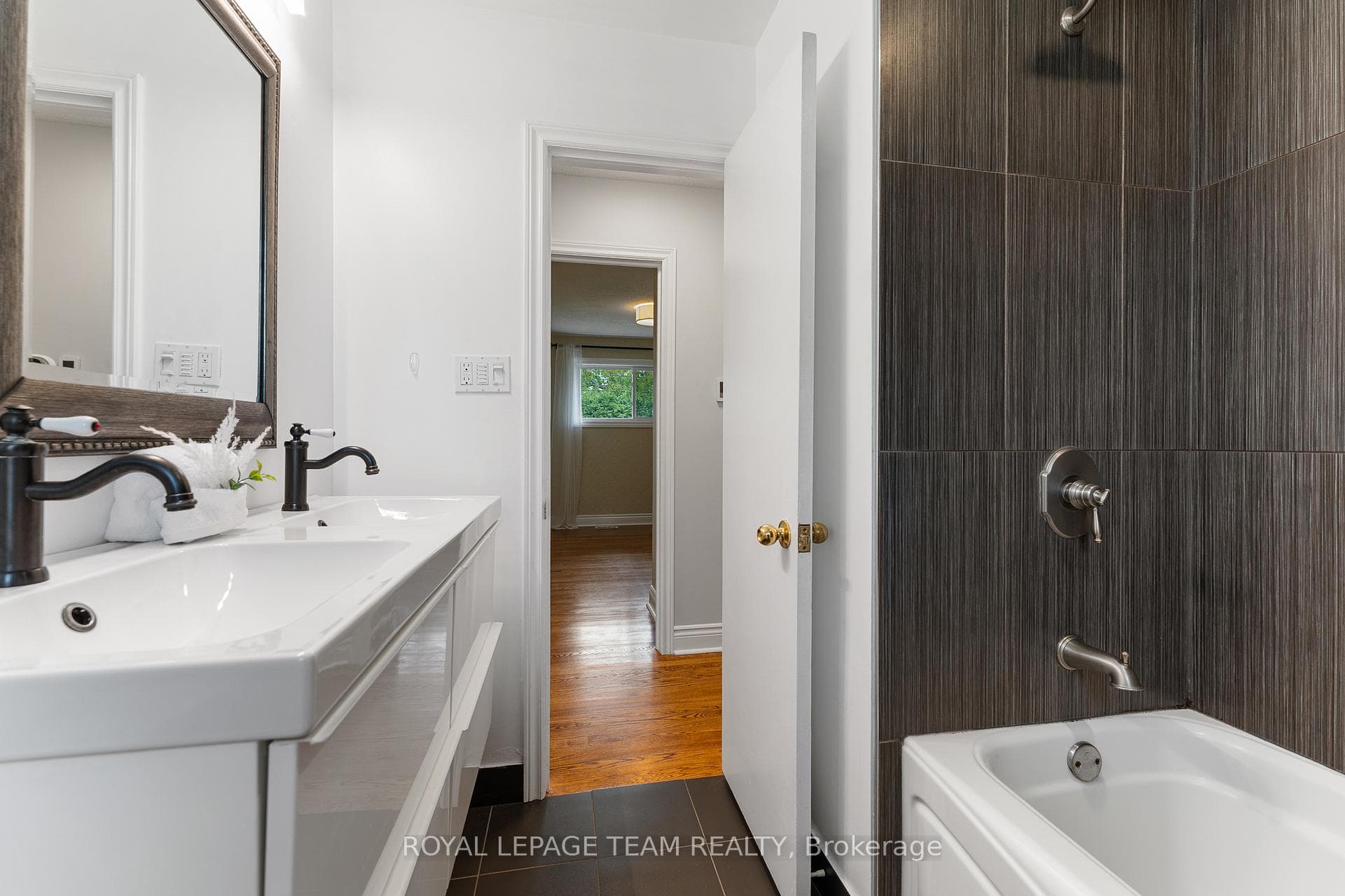 13 Roche Place photo 28