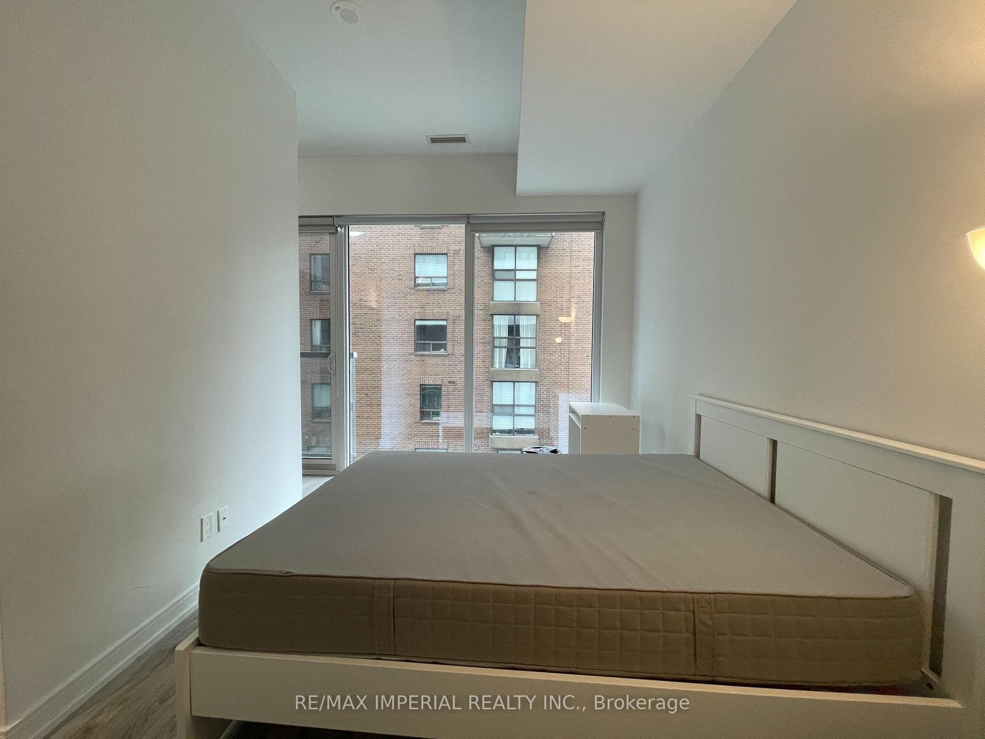 28 Wellesley Street Unit 409 photo 8