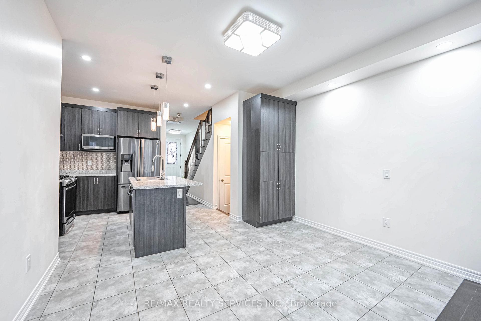 62 Hogan Manor Drive photo 17
