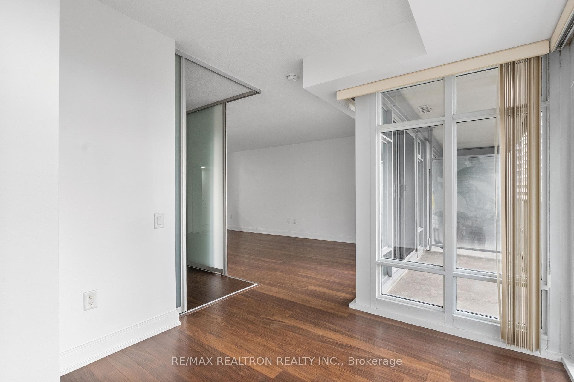 2191 Yonge Street Unit 1404 photo 13