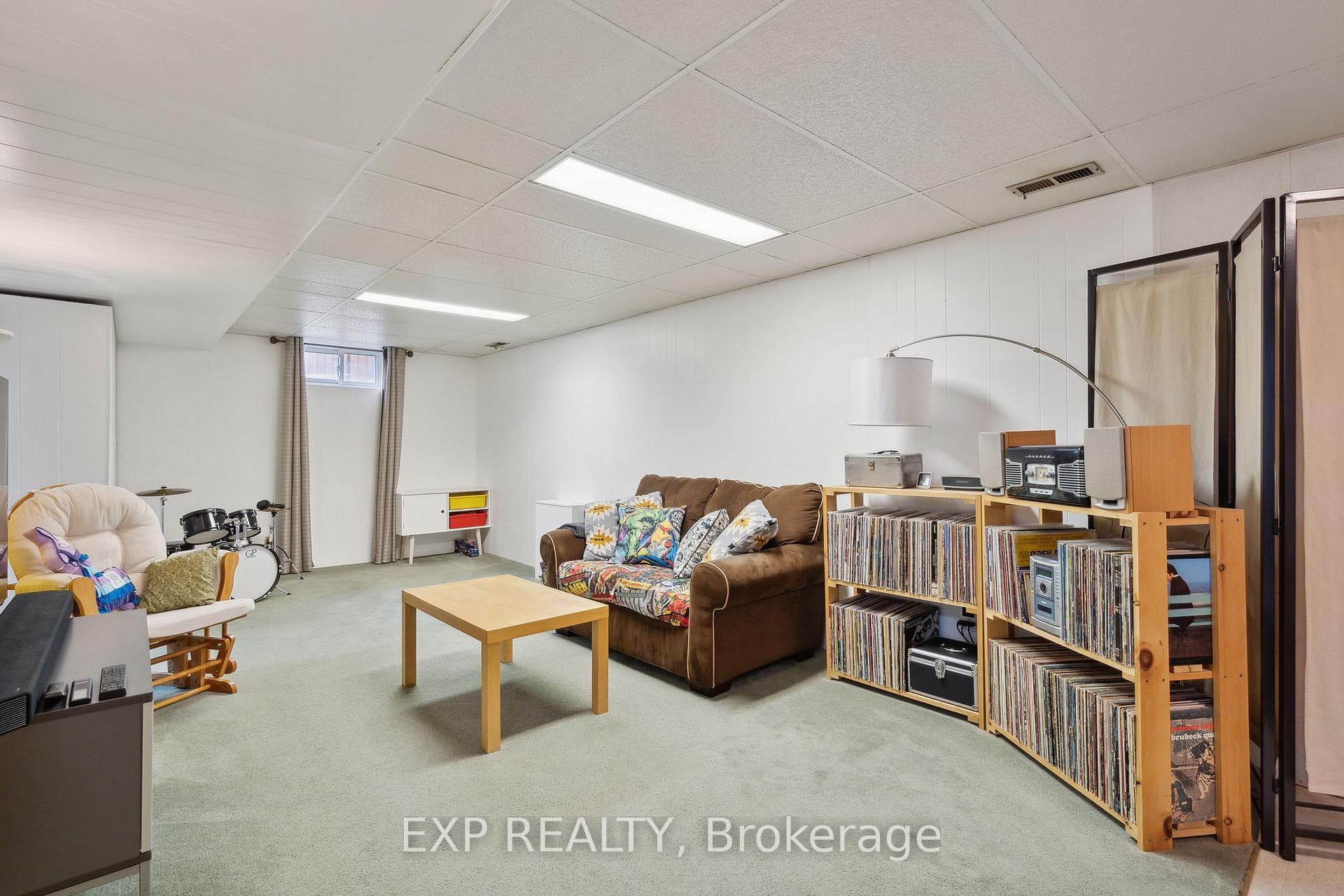 224 Irving Place photo 31