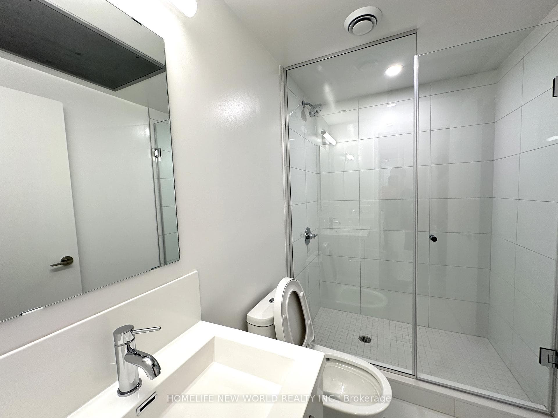 121 St Patrick Street Unit 916 photo 3
