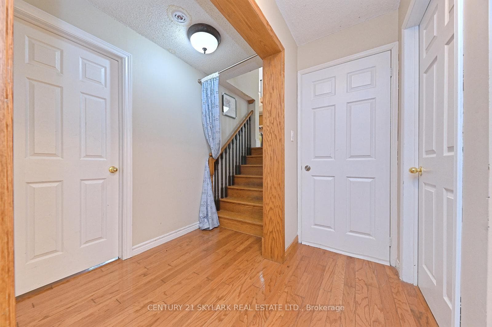 1922 Dalhousie Crescent photo 29
