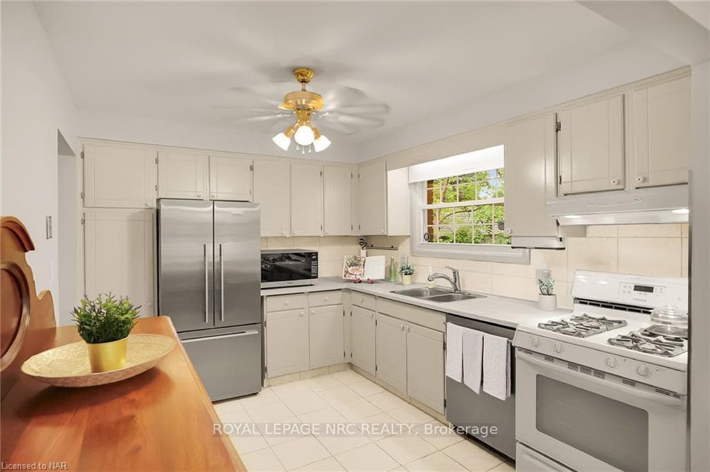55 AQUADALE Drive photo 8