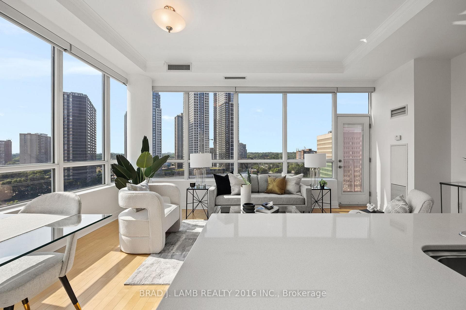 3391 Bloor Street Unit 1103 photo 6