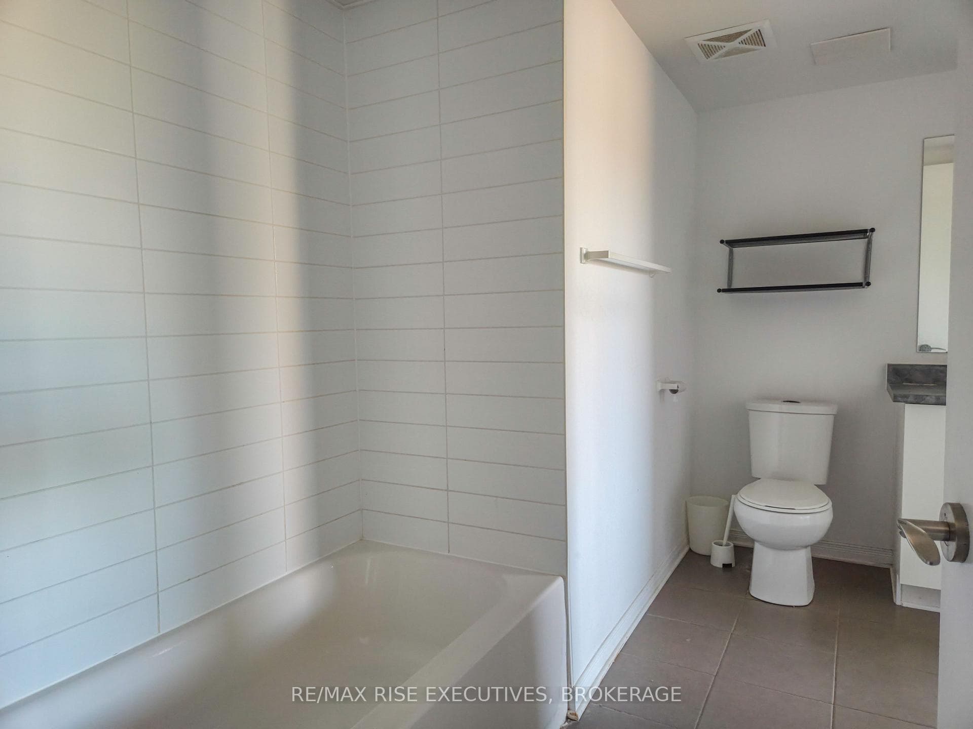 121 Queen Street Unit 601 photo 17