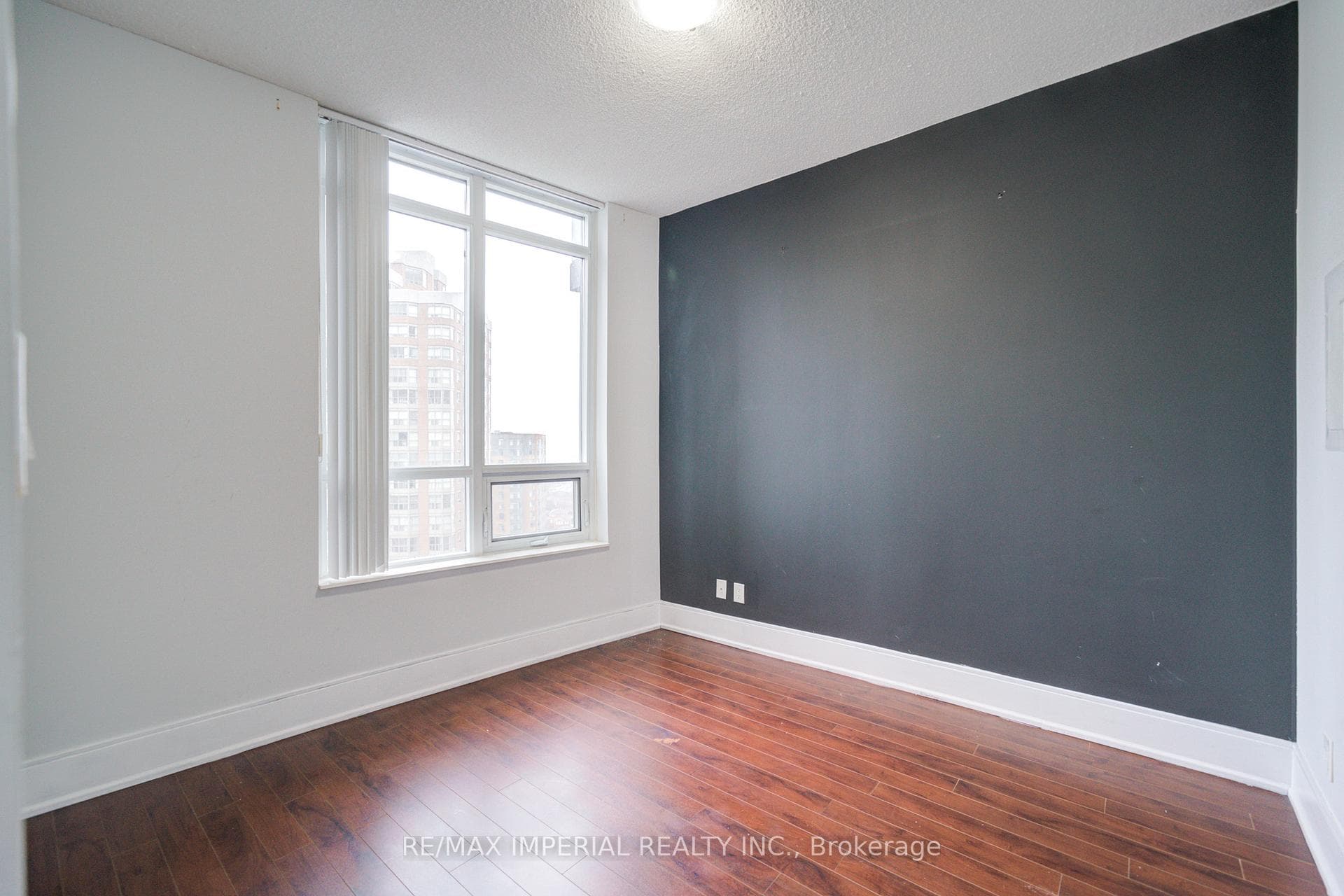 330 Burnhamthorpe Road Unit 1408 photo 8
