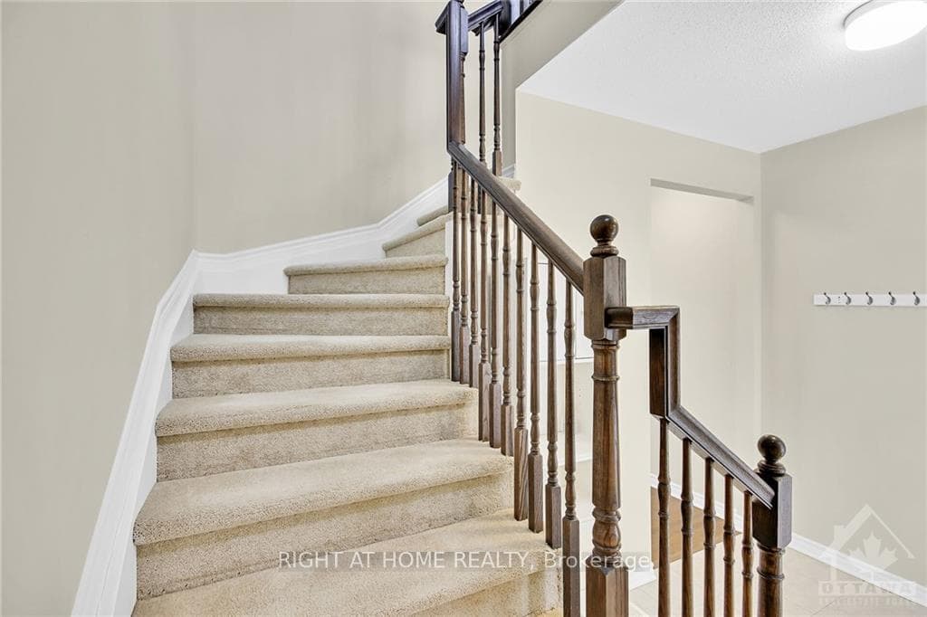 122 UNITY Place photo 16