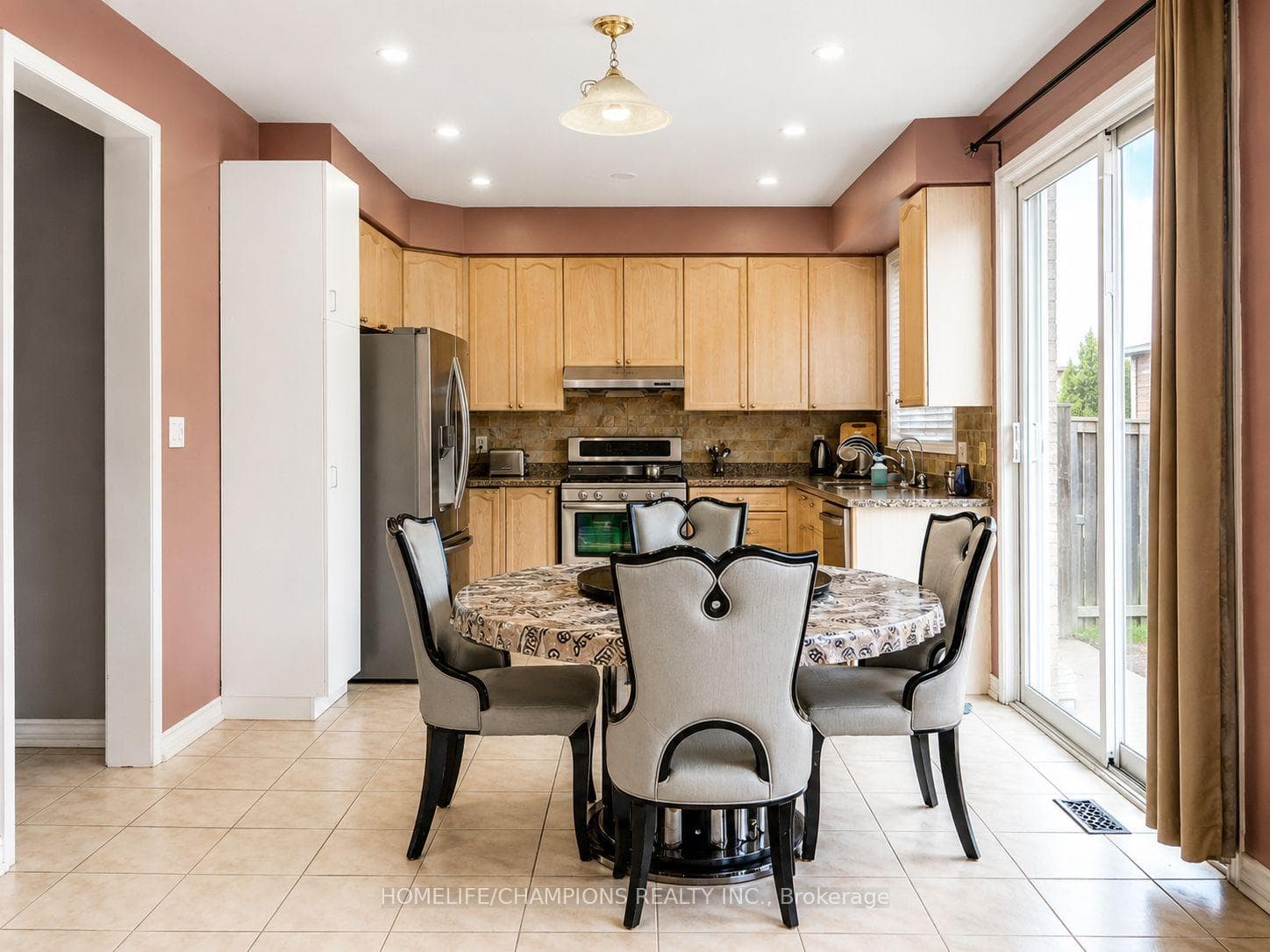 14 Benmore Crescent photo 8