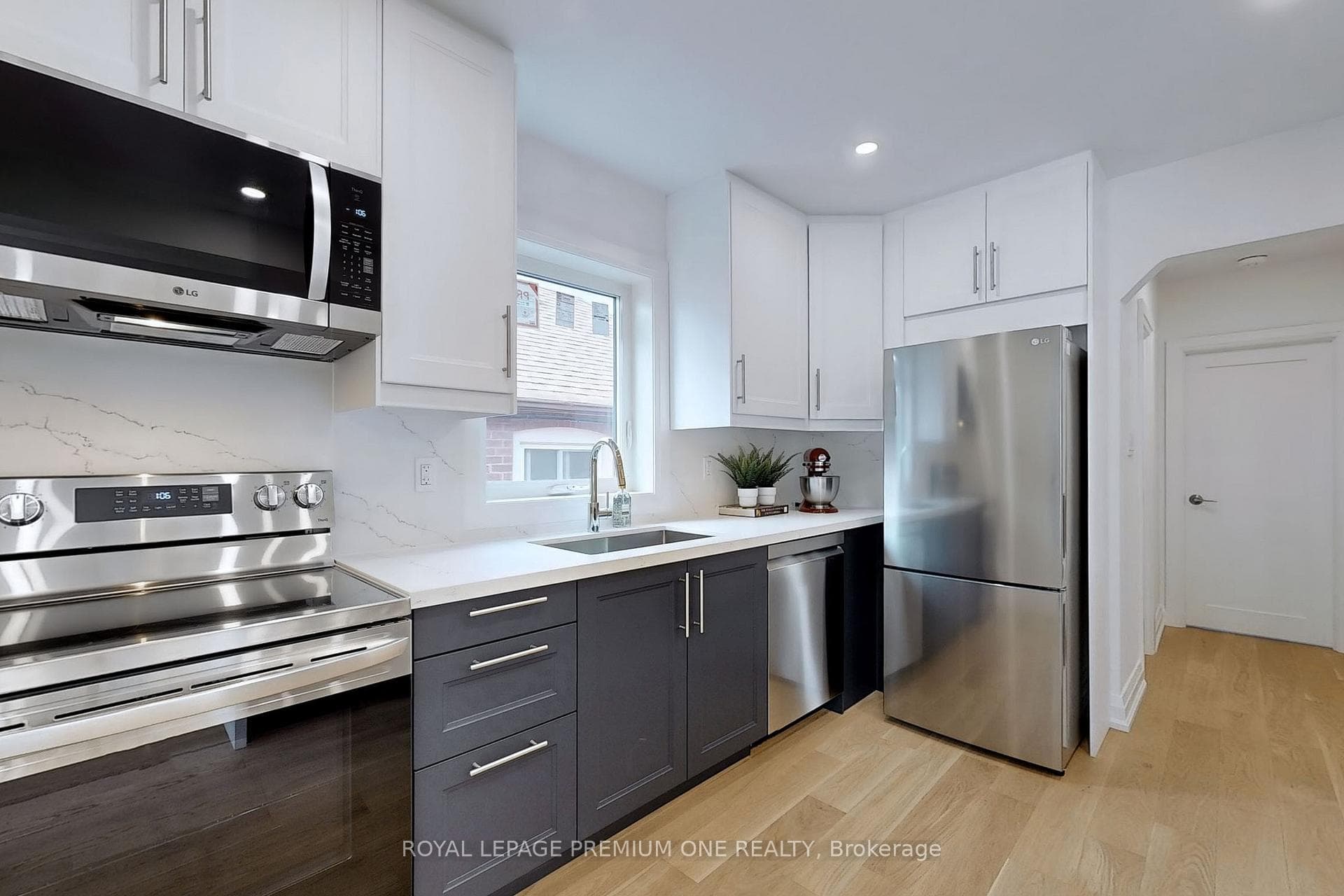 106 Cameron Avenue photo 8